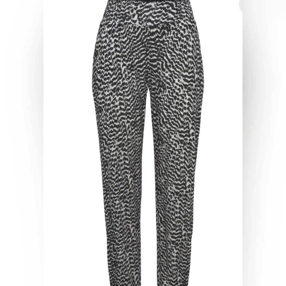 Black & White Printed Joggers Size Small Size - Picture 3 of 4